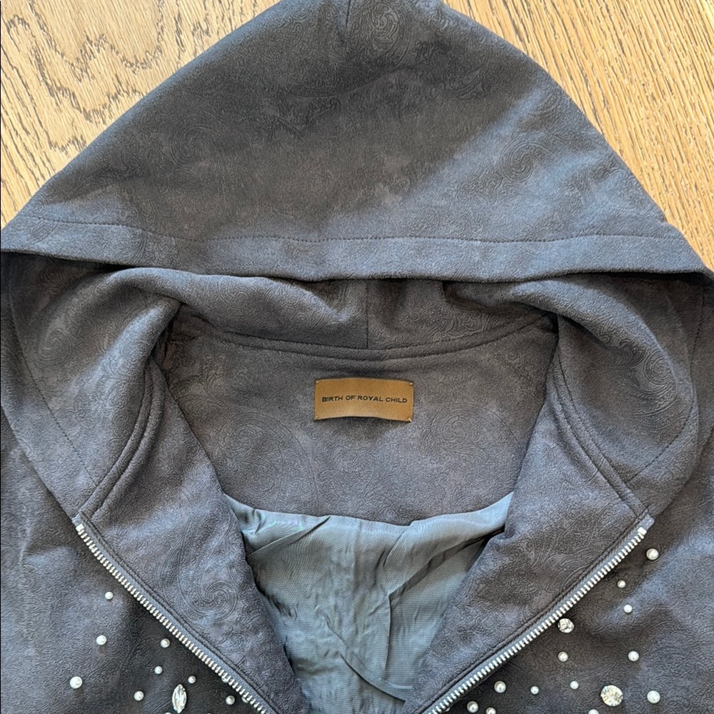 Gray Pearl Studded Embellished Bandana Felt Print Hooded Zip Jacket Sweat Set - Picture 4 of 14